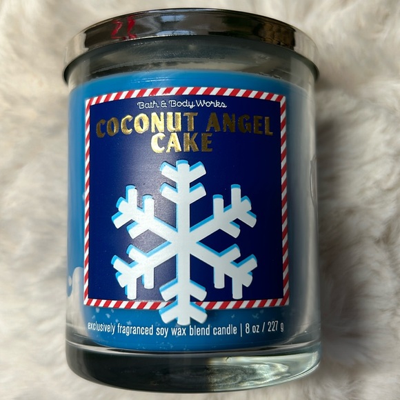 COCONUT ANGEL CAKE CANDLE  NWT❄
2/$20 Pair with another candle - Picture 4 of 6